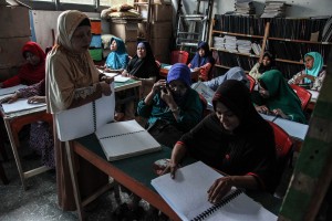 MEDAN, May 9, 2019 (Xinhua) -- Indonesian Muslim women with sight disability read the Quran written in Braille during the holy month of Ramadan in Medan, Indonesia, May 9, 2019. (Xinhua/Alberth Damanik/IANS)